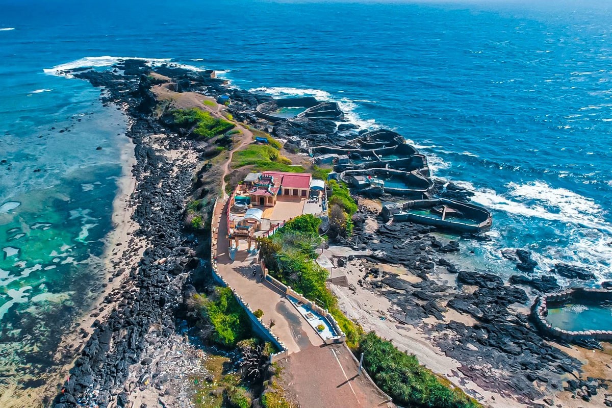 Đặc khu nghiên cứu đầu tư sân bay lưỡng dụng, thu hút tàu khách cao tốc thân thiện với môi trường. Ảnh: VinWonders