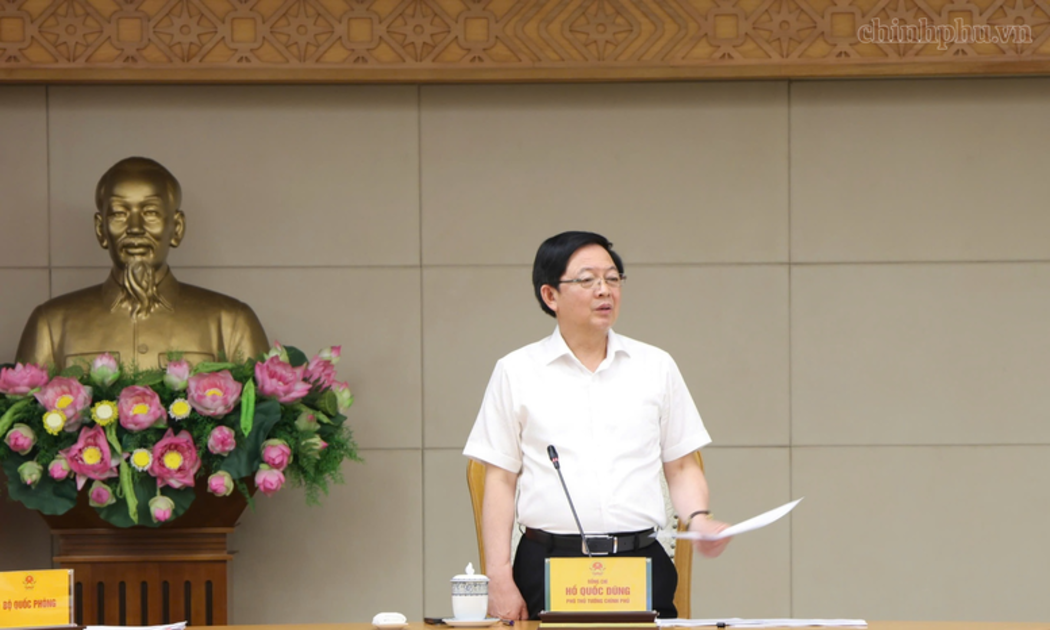 Phó Thủ tướng nhấn mạnh yêu cầu các bộ, ngành nêu cao trách nhiệm, hành động quyết liệt, bảo đảm các nhiệm vụ công nghệ chiến lược sớm đi vào thực tiễn, tạo ra sản phẩm cụ thể, đóng góp thiết thực cho phát triển đất nước - Ảnh: chinhphu.vn
