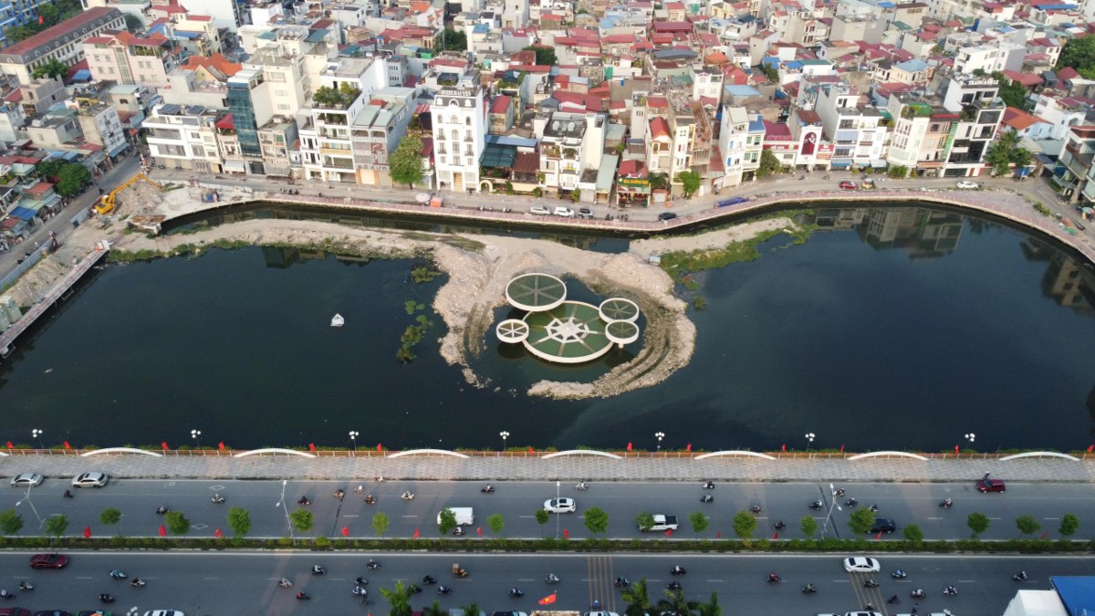 Hồ Sen, một trong tám hồ điều hoà khu vực đô thị lõi Đông Hải Phòng, có hàm lượng amoni vượt quy chuẩn nhiều lần. Ảnh: NK