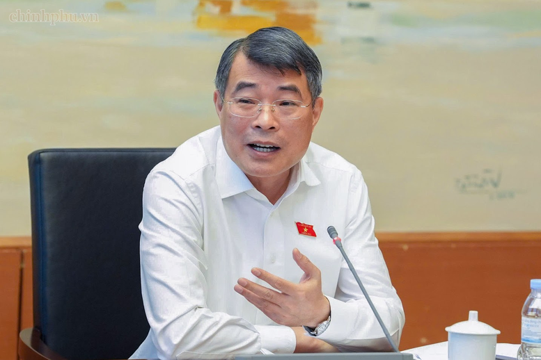 Theo Thủ tướng, Luật Đấu giá tài sản có mối liên hệ trực tiếp và gắn kết chặt chẽ với các luật chuyên ngành khác, nên cần rà soát kỹ để bảo đảm thống nhất, tránh xung đột - Ảnh: chinhphu.vn/Nhật Bắc