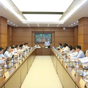 Quang cảnh phiên thảo luận tại Tổ 13. Ảnh: Quochoi.vn