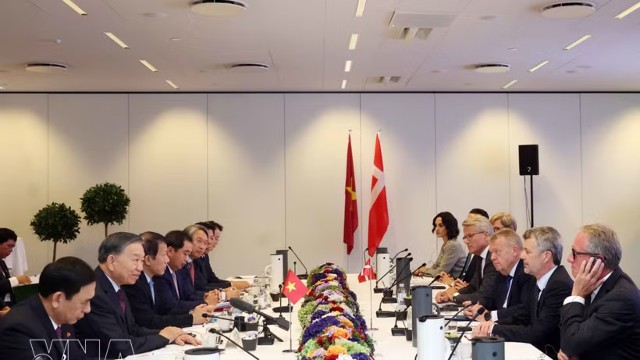 Top Vietnamese leader meets leading Danish businesses in Copenhagen 