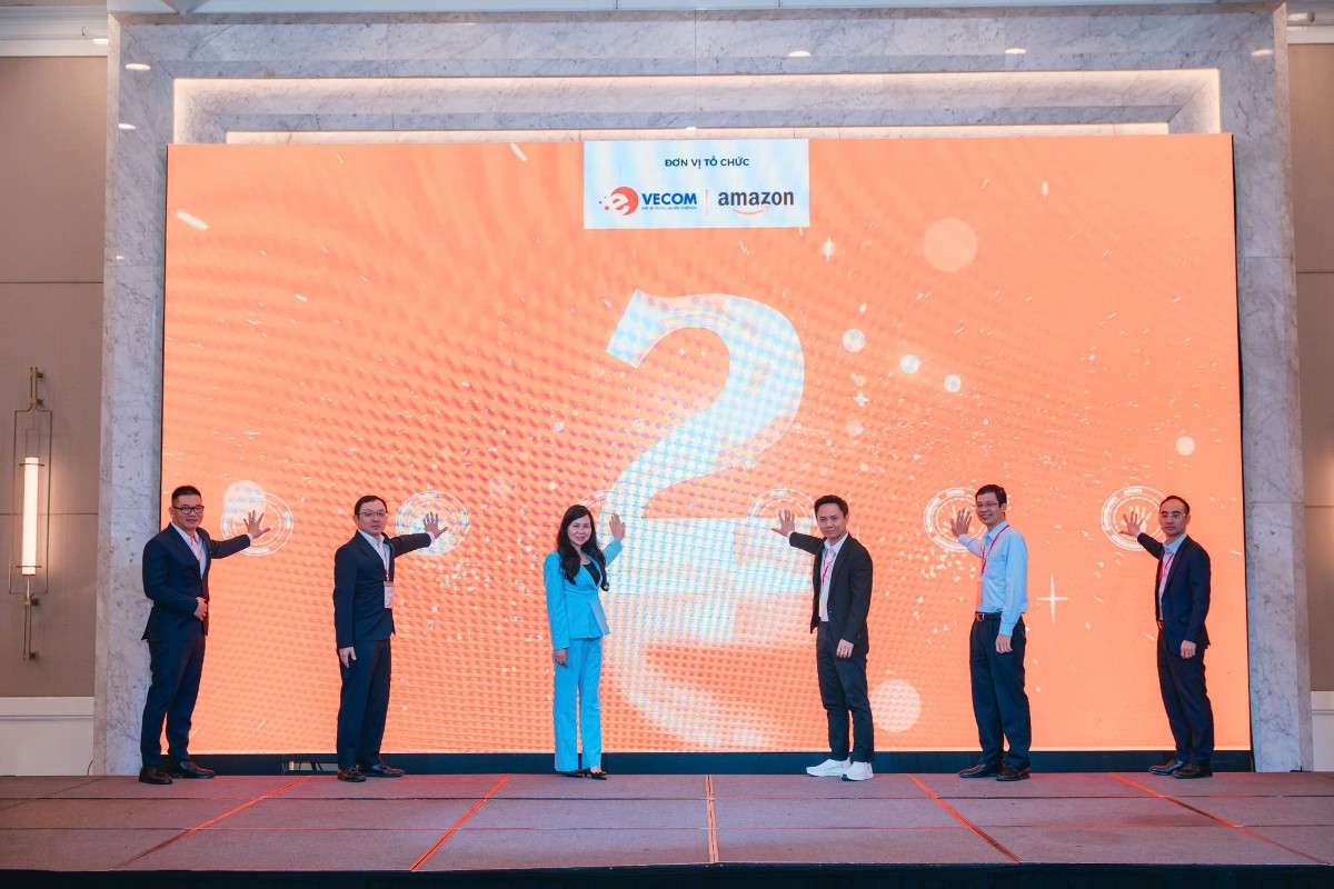 Lễ phát động Chương trình “Doanh nhân trẻ vươn ra thị trường quốc tế qua thương mại điện tử”. Ảnh: BTC