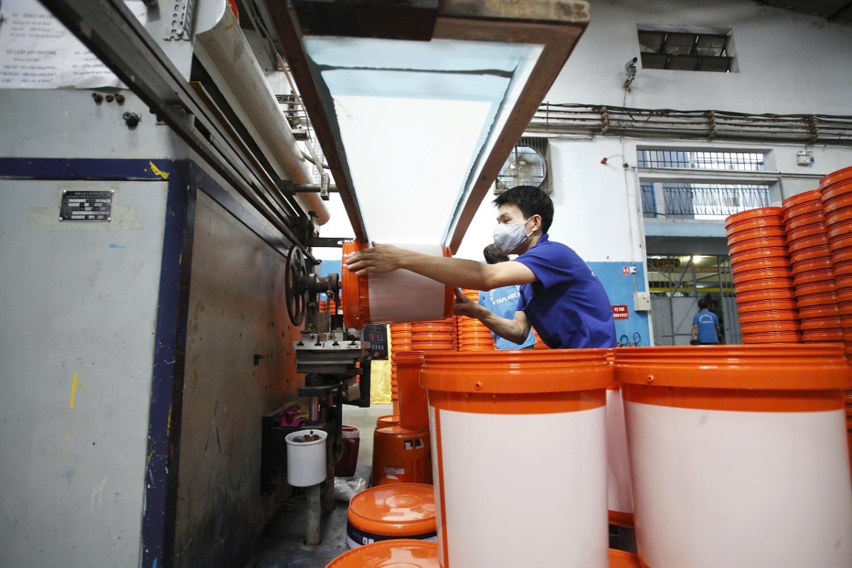 Nhựa đã và đang đóng vai trò quan trọng trong sản xuất, thương mại và đời sống hiện đại Ảnh: VPA.