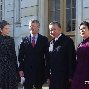 Tổng Bí thư, Chủ tịch nước Tô Lâm và Phu nhân Ngô Phương Ly với Nhà vua Đan Mạch Frederik X và Hoàng hậu Mary. Ảnh: TTXVN