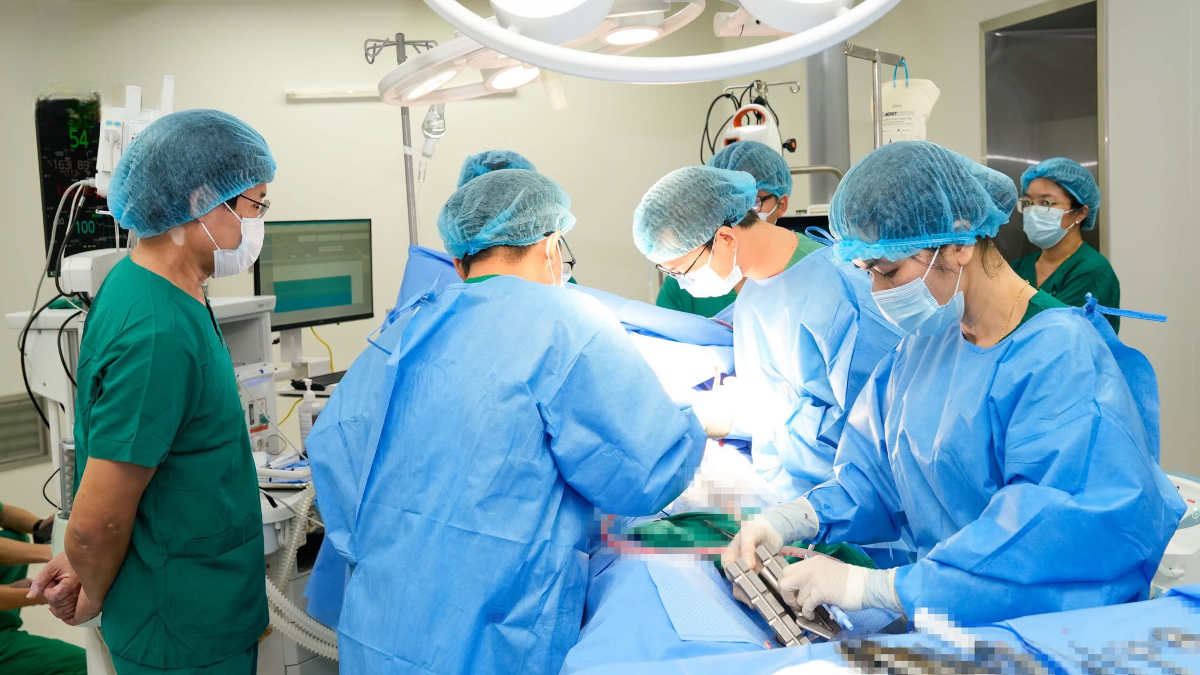 Hiện khả năng tiếp cận thuốc, nhân lực chuyên khoa và các kỹ thuật tim mạch hiện đại chưa đồng đều trong khu vực. Ảnh: Bệnh viện Trung ương Huế