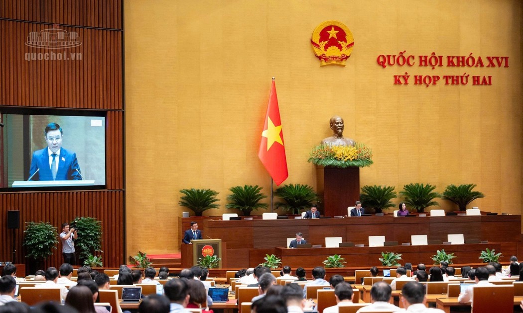 Quốc hội nghe Tờ trình và Báo cáo thẩm tra về Dự án Luật sửa đổi, bổ sung một số điều của Luật Điện lực.. Ảnh: quochoi.vn.