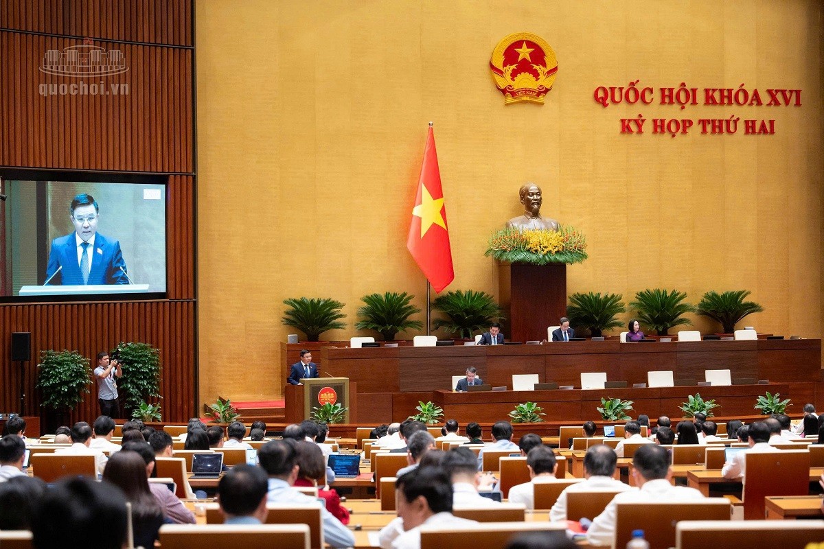 Quốc hội nghe Tờ trình và Báo cáo thẩm tra về Dự án Luật sửa đổi, bổ sung một số điều của Luật Điện lực.. Ảnh: quochoi.vn.