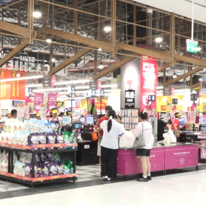 Thanh Hóa có 699 sản phẩm OCOP nhưng việc đưa hàng hóa địa phương vào hệ thống siêu thị lớn vẫn còn nhiều khó khăn. Ảnh: Nguyễn Thuấn