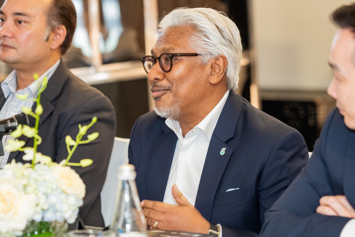 Ông Aimy Zairin Mohamed, Trưởng đại diện Petronas tại Việt Nam, tại buổi chia sẻ. Ảnh: Petronas