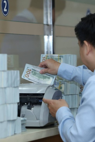 Remittances to HCM City rebound in Q3
