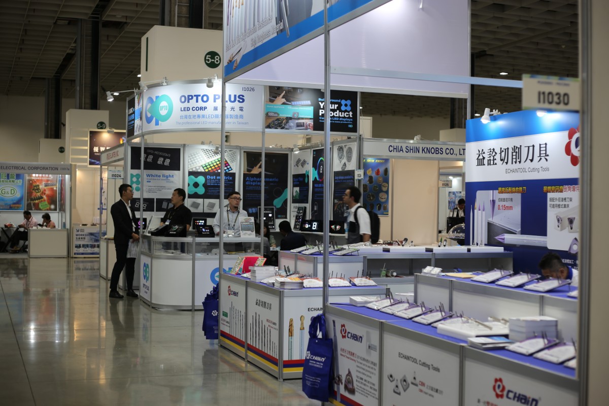 Một số gian hàng tại TAITRONICS & AIoT Taiwan 2026 - Ảnh: Bạch Dương.