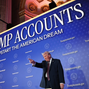 Tổng thống Mỹ Donald Trump tại hội nghị về chương trình Tài khoản Trump do Bộ Tài chính Mỹ tổ chức hồi tháng 1/2026 - Ảnh: Getty Images