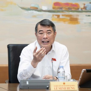 Thủ tướng Lê Minh Hưng nhấn mạnh quá trình sửa Luật Điện lực cần xem xét cơ chế chia sẻ rủi ro hợp lý để vừa tạo sức hút với các nhà đầu tư lớn, vừa bảo toàn lợi ích quốc gia. Ảnh: Tiến Tuấn/quochoi.vn.