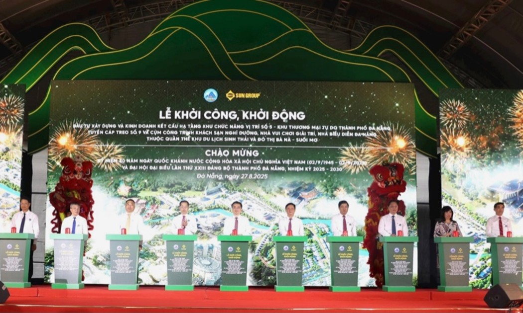 Lãnh đạo Trung ương và TP Đà Nẵng thực hiện nghi thức khởi công Vị trí số 5 Khu Thương mại tự do Đà Nẵng tại xã Bà Nà. Ảnh Ngô Anh Văn