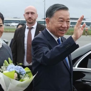 Tổng Bí thư, Chủ tịch nước Tô Lâm và Phu nhân Ngô Phương Ly đến Thủ đô Brussels, bắt đầu thăm chính thức EU và Bỉ. Ảnh: Thống Nhất/TTXVN
