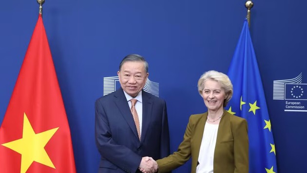 Vietnam regards European Union as one of its priority partners: Top leader