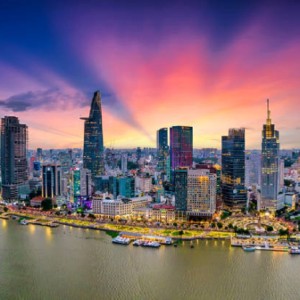 TP. Hồ Chí Minh, với vị trí địa lý thuận lợi và cơ sở hạ tầng phát triển, có tiềm năng lớn để trở thành trung tâm kết nối các vùng kinh tế trọng điểm phía Nam. Nguồn ảnh: istock.