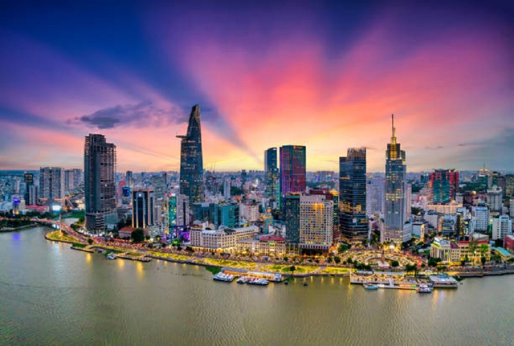 TP. Hồ Chí Minh, với vị trí địa lý thuận lợi và cơ sở hạ tầng phát triển, có tiềm năng lớn để trở thành trung tâm kết nối các vùng kinh tế trọng điểm phía Nam. Nguồn ảnh: istock.