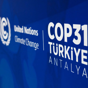 COP31 tại thành phố Antalya, Thổ Nhĩ Kỳ, có sáng kiến “35 by 35” được kỳ vọng sẽ định hình kỷ nguyên điện hóa toàn cầu. Nguồn ảnh: AFP
