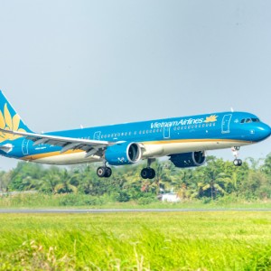 Đường bay Đà Nẵng - Singapore được khai thác bằng máy bay Airbus A321. Ảnh: VNA.