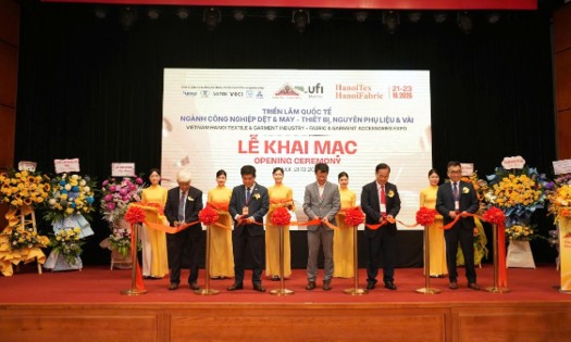 At the opening ceremony of the HanoiTex & HanoiFabric 2026. (Photo: Song Ha)