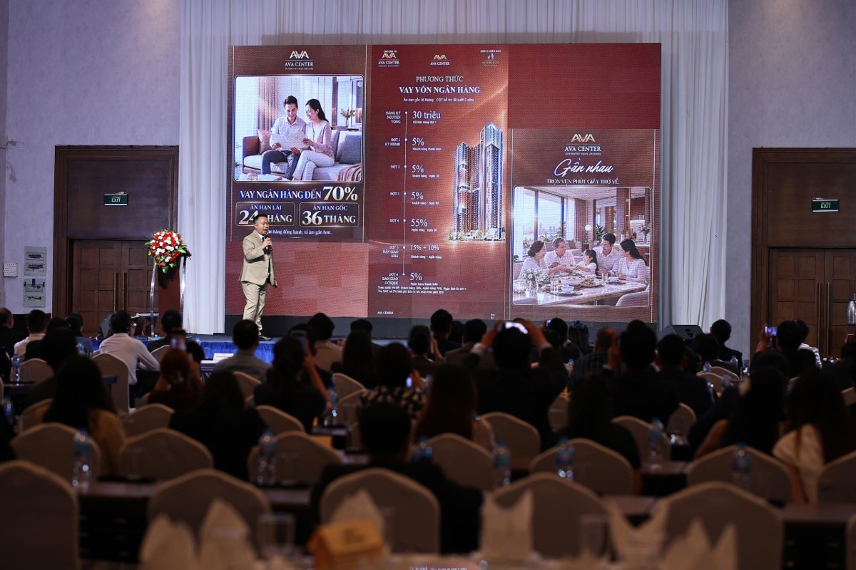 Đại diện AVA Group chia sẻ kế hoạch kinh doanh của AVA Center.