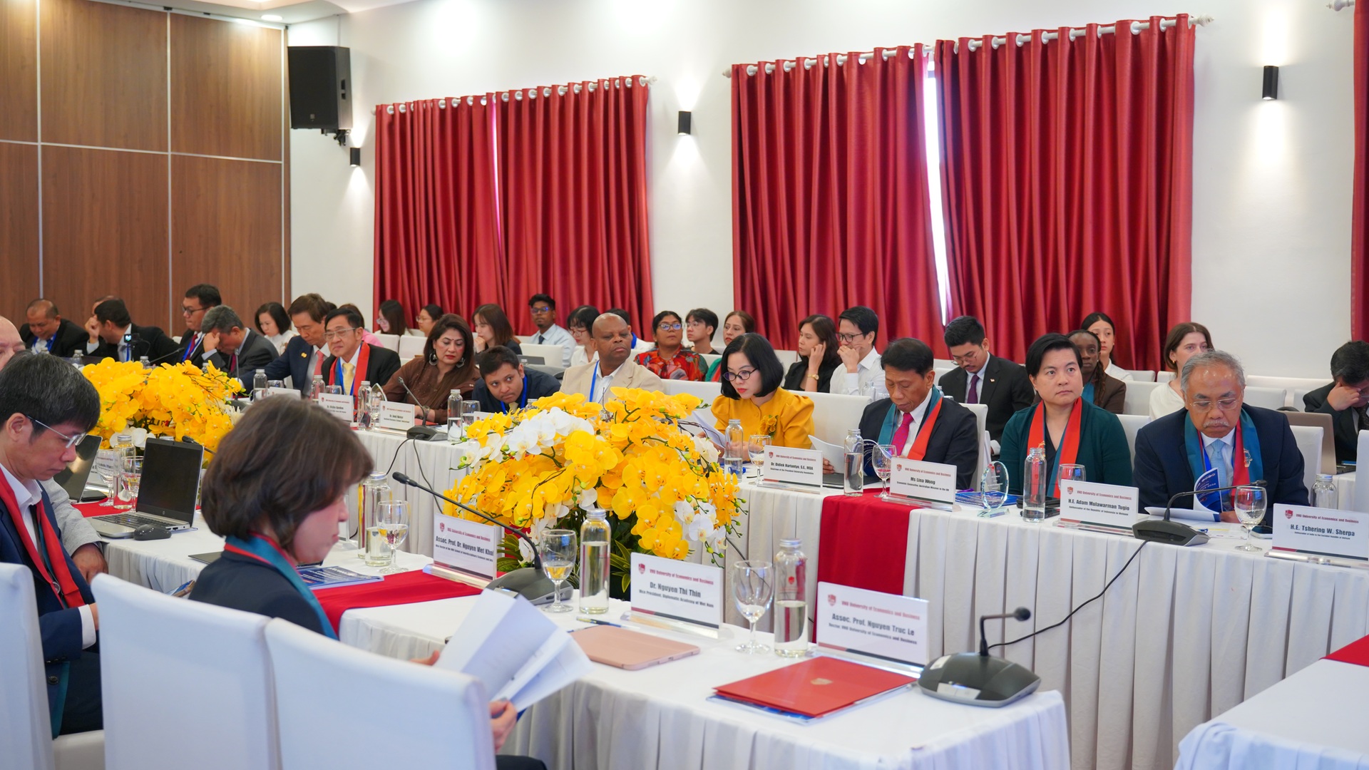 Hội thảo quốc tế về Hội nhập kinh tế và Khả năng chống chịu của doanh nghiệp (CIECI & ICFBE 2026). Ảnh: UEB