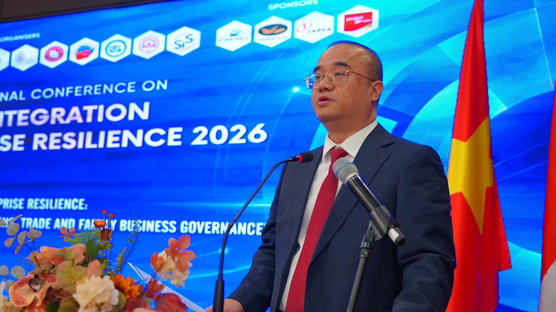 PGS.TS. Nguyễn Trúc Lê, Hiệu trưởng kiêm Bí thư Đảng ủy Trường Đại học Kinh tế – Đại học Quốc gia Hà Nội. Ảnh: UEB