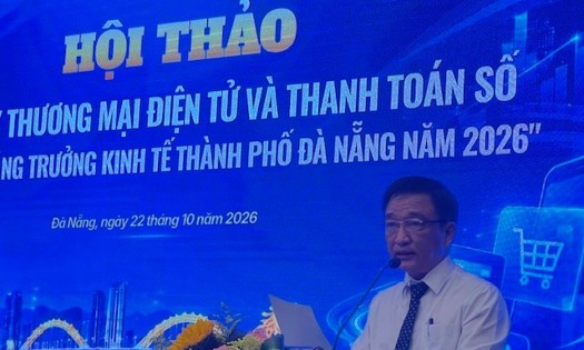 Deputy Director of Da Nangs Department of Industry and Trade Huynh Xuan Son speaks at the conference. (Photo: Ngo Anh Van)