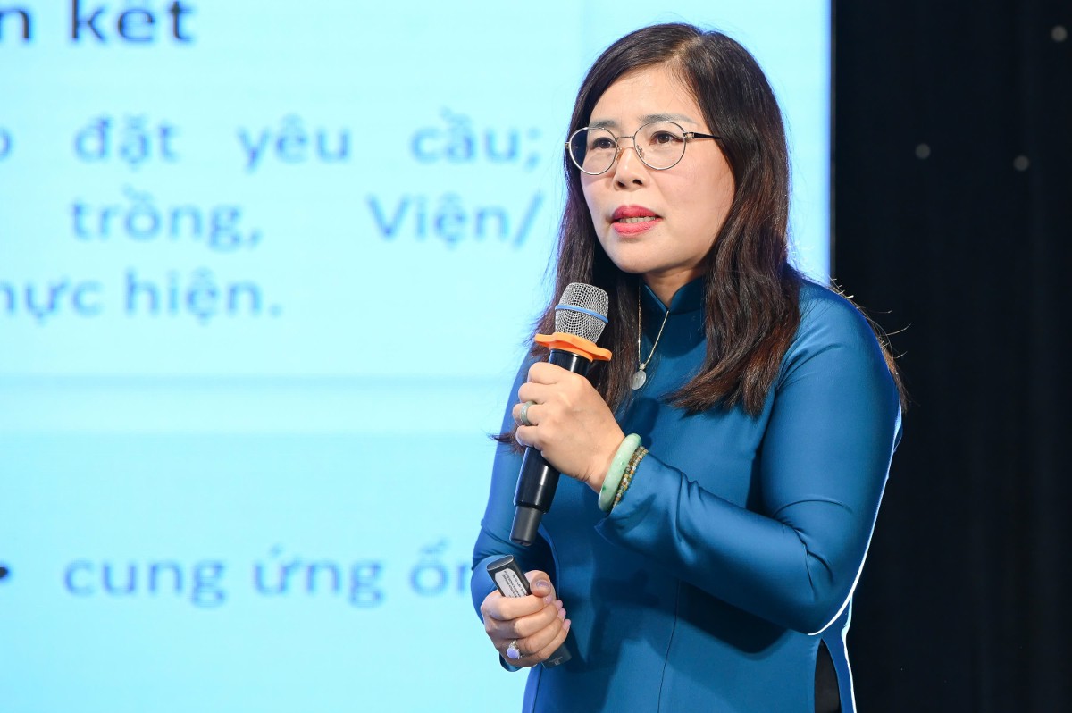 PGS.TS, Thầy thuốc ưu tú Đỗ Thị Hà: "Cần hoàn thiện quy trình chiết xuất, tinh chế cao chuẩn hóa". Ảnh: Ban tổ chức.
