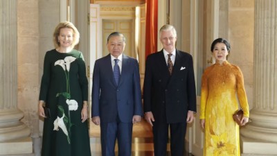 Top Vietnamese leader meets with Belgian King and Queen