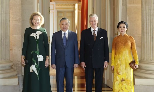 General Secretary of the Communist Party of Vietnam Central Committee and President To Lam and his spouse meet with Belgian King Philippe and Queen Mathilde (Photo: VNA)