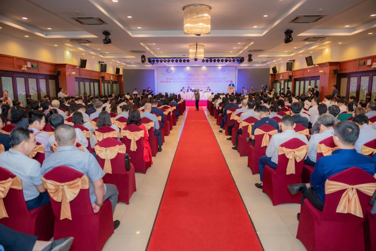 Thống đốc Ngân hàng Nhà nước Phạm Đức Ấn nhấn mạnh yêu cầu kiểm soát rủi ro bất động sản, giảm lãi suất cho các lĩnh vực ưu tiên và siết chặt kỷ luật thị trường tiền tệ. (Ảnh: SBV).
