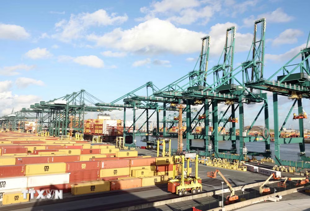 Cảng Antwerp-Bruges là cảng biển lớn thứ hai tại châu Âu. Ảnh: Thống Nhất/TTXVN