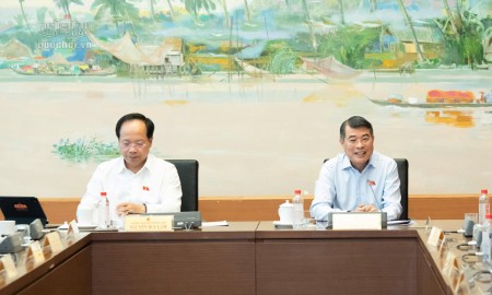 Thủ tướng Lê Minh Hưng: Đơn giản hóa thủ tục đầu tư, đấu thầu phải đi đôi với kiểm soát chặt chẽ