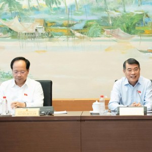 Thủ tướng Lê Minh Hưng (đại biểu Quốc hội thành phố Hải Phòng) phát biểu thảo luận tại tổ - Ảnh: Quochoi.vn