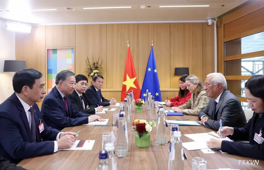 Tổng Bí thư, Chủ tịch nước Tô Lâm gặp hẹp Chủ tịch Hội đồng châu Âu António Costa trước hội đàm. (\Ảnh: TTXVN