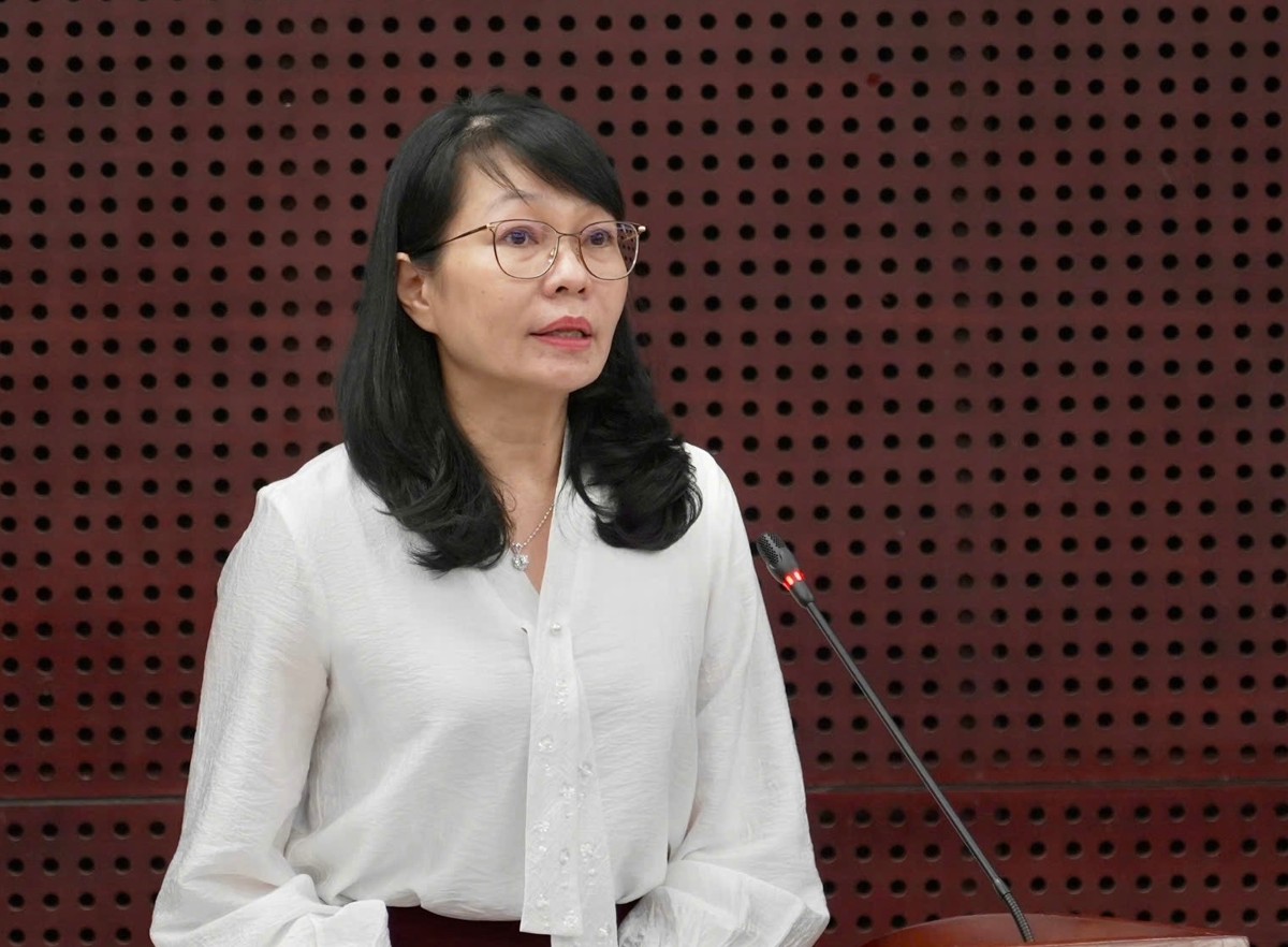 Bà Trần Thị Thanh Tâm, Giám đốc Sở Tài chính Đà Nẵng, thông tin về tình hình kinh tế - xã hội thành phố trong quý 3/2026. Ảnh Ngô Anh Văn