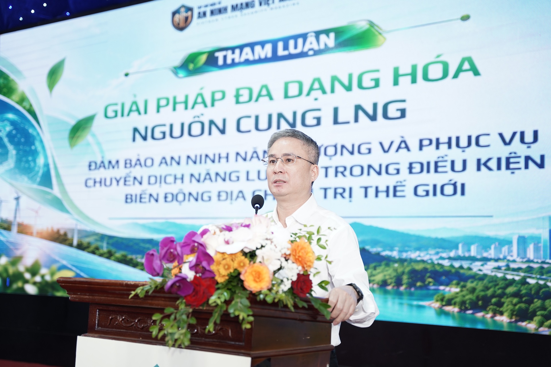Ông Hồ Diên Vượng, Phó Giám đốc Chi nhánh Kinh doanh LNG, đại diện PV GAS, đã&nbsp;làm rõ mối liên hệ giữa nguồn cung LNG, phát triển hạ tầng và yêu cầu bảo đảm an ninh năng lượng trong dài hạn.