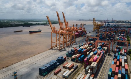 Xuất khẩu tăng hơn 12%, Việt Nam xuất siêu hai kỳ liên tiếp