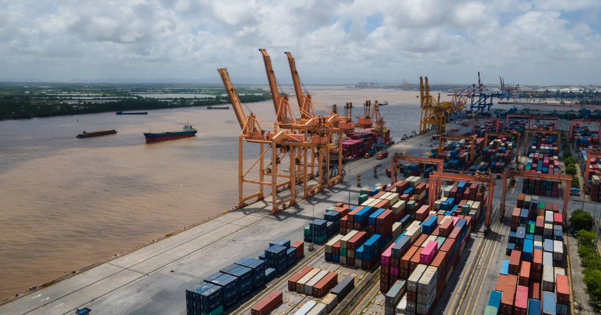 Xuất khẩu tăng hơn 12%, Việt Nam xuất siêu hai kỳ liên tiếp