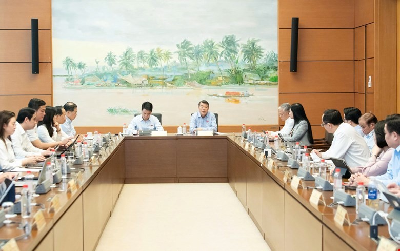 Quang cảnh thảo luận tại tổ 3. Ảnh: Quốc hội Media.