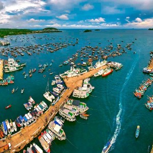 Biển đảo không chỉ là vấn đề quốc phòng, an ninh mà còn là giao thông, logistics, khai thác tài nguyên trên biển, phát triển kinh tế biển. Ảnh: Nhiếp ảnh và Đời sống