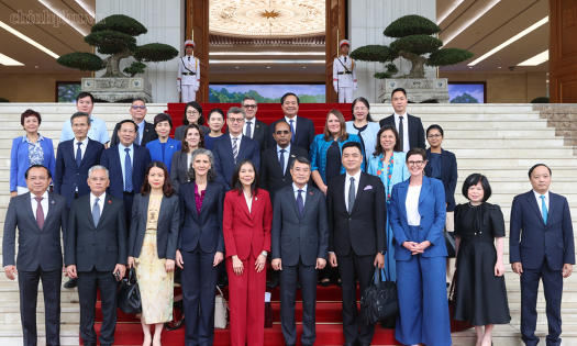 Prime Minister Le Minh Hung hosts a reception for UN Resident Coordinator Pauline Tamesis and heads of the UN agencies in Viet Nam, Ha Noi, October 23, 2026 - (Photo: VGP)