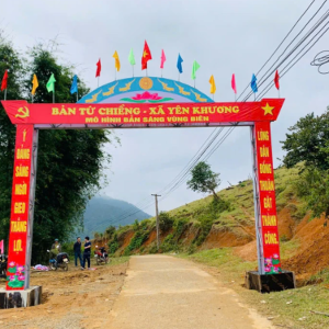 Cổng chào Bản Tứ Chiếng. Ảnh: Chu Khôi.