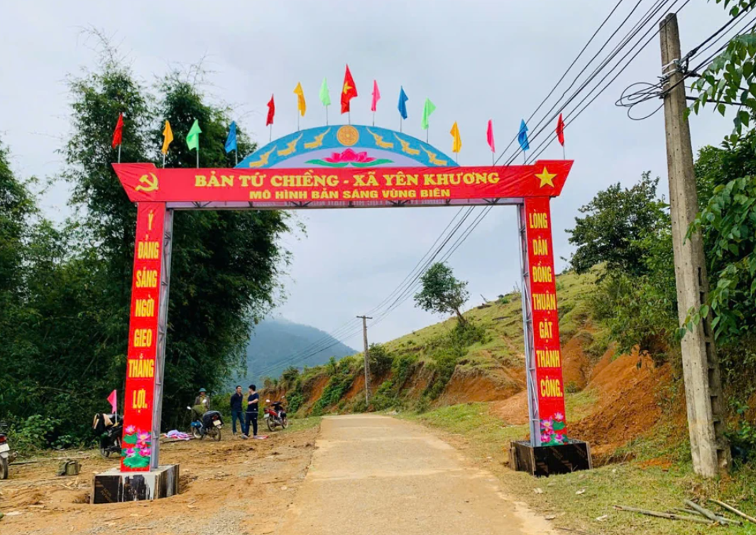 Cổng chào Bản Tứ Chiếng. Ảnh: Chu Khôi.