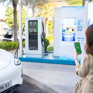 Trạm sạc nhượng quyền: Lời giải chiến lược của các hãng xe điện Trung Quốc tại thị trường Việt?