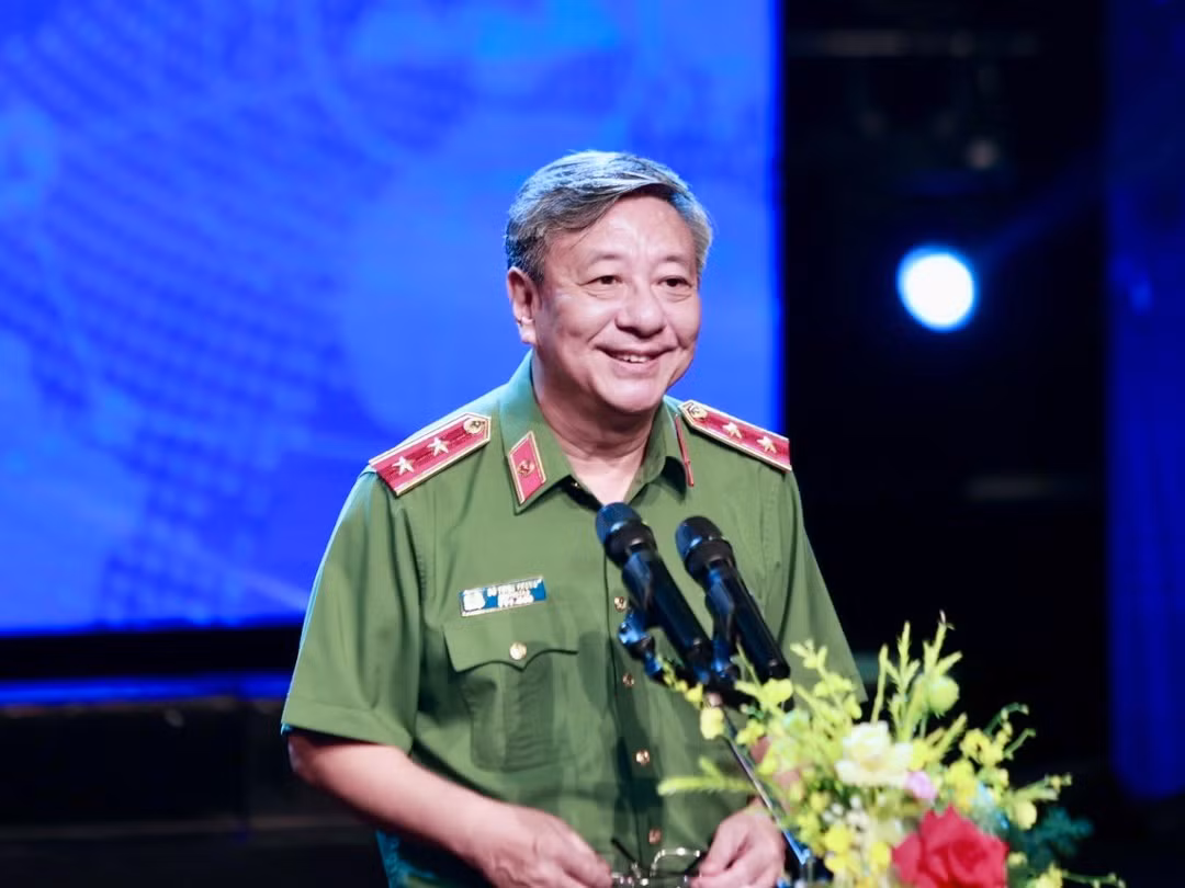 Trung tướng Đỗ Triệu Phong, Cục trưởng Cục Truyền thông CAND, Trưởng Ban Tổ chức Liên hoan phát biểu khai mạc Hội thảo. Ảnh: BTC