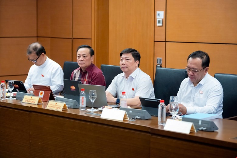 Các đại biểu Quốc hội thành phố Hồ Chí Minh tại phiên thảo luận tổ 2. Ảnh: Cổng thông tin điện tử Quốc hội.